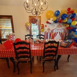 Circus themed party decorations